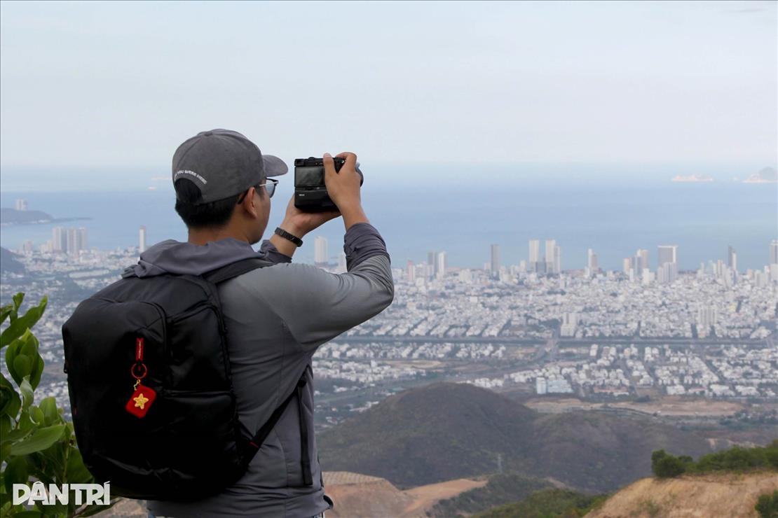 chua-truc-lam-phung-thuy-son-voi-bao-thap-13-tang (6).jpg